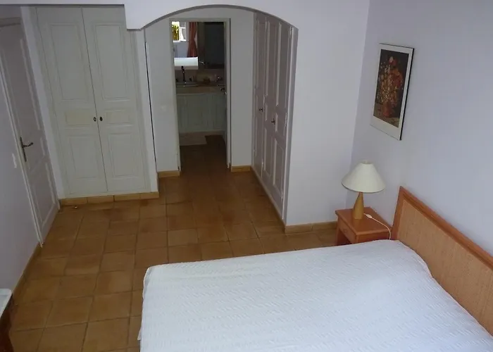 Les Sellettes Apartment *